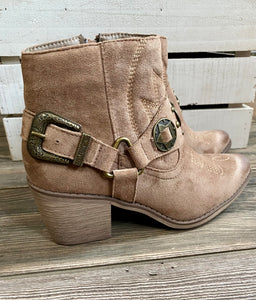 Wilde Western Bootie {Taupe}